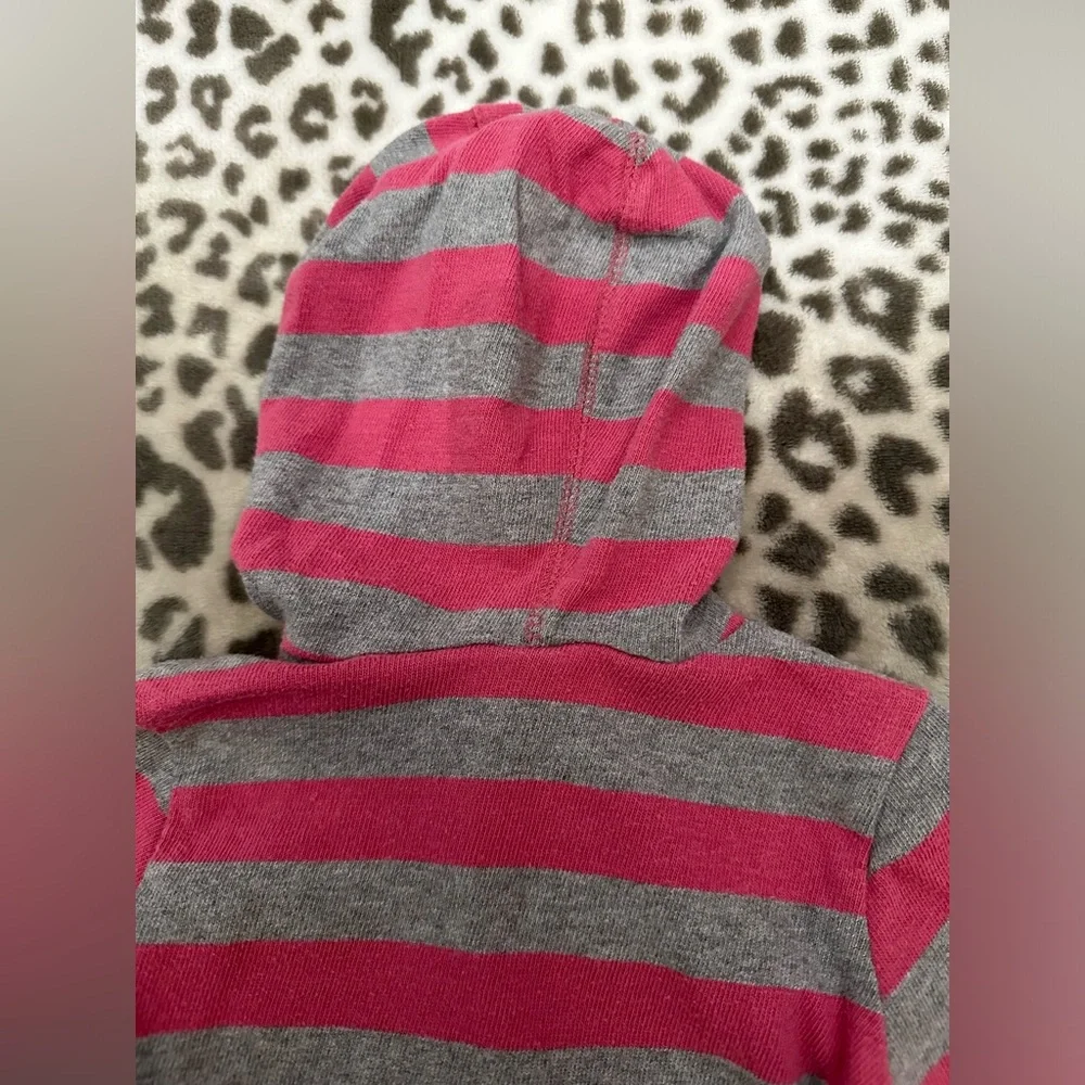 Old Navy Henley Striped Hooded One-Piece Heathered Gray Pink Size 12-18 months